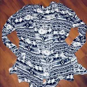 B&W tribal cardigan💚final price
